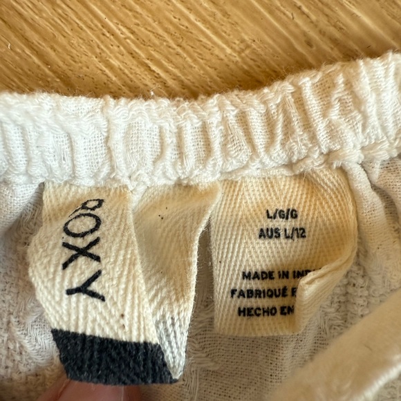 Roxy Cream Crop Top with Ruffle Sleeves - Picture 4 of 10